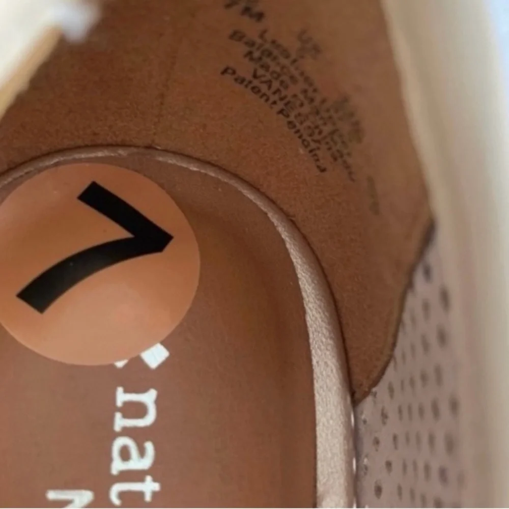 Naturalizer Vanessa Cream Perforated Flats Sz 7 - Picture 7 of 8